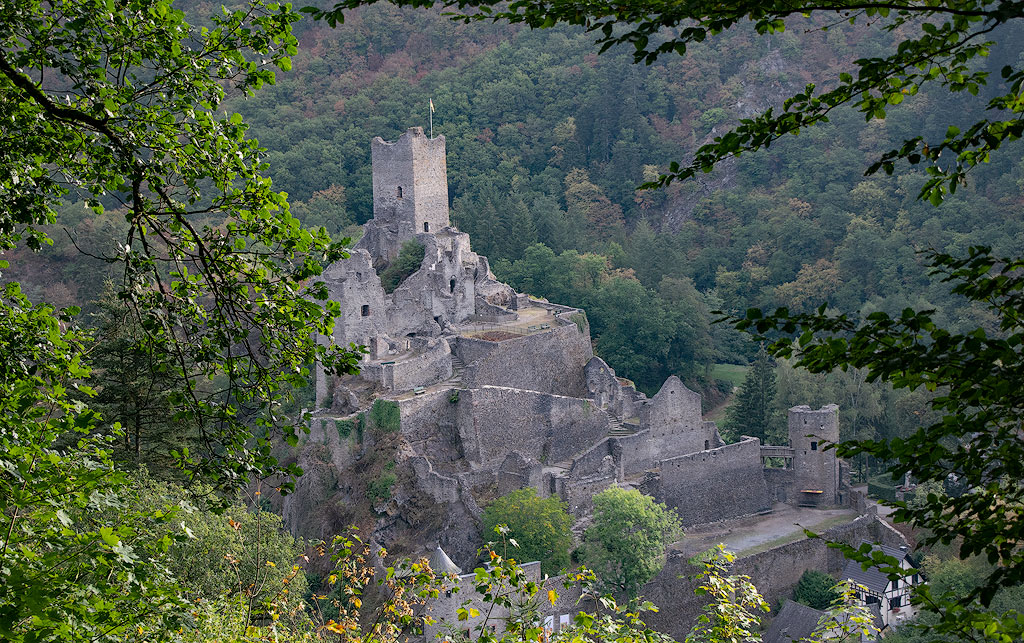 1 Eifel-Mosel-09---2018DSC_2659-1-Kopie.jpg - Die Kronenburg